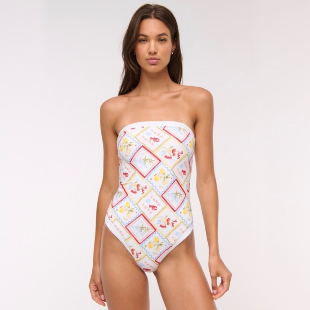 cheeky one-piece swimsuit - Picture 8 of 12